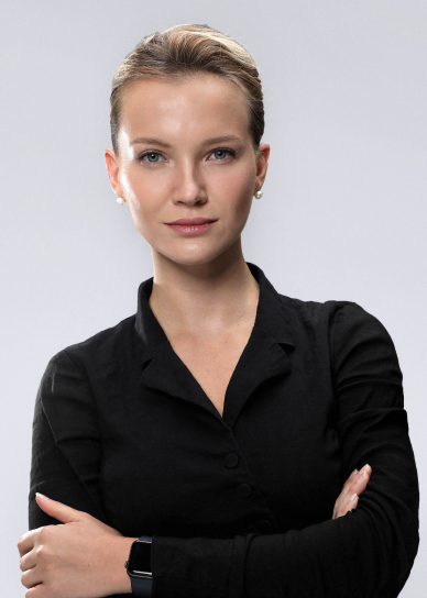 A headshot of Alexandra Korenevich, Business Development at Zina Flight.